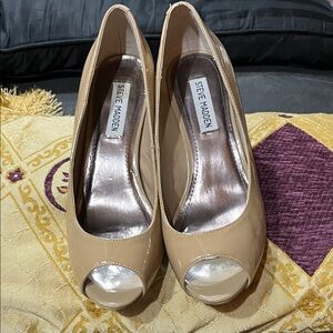 Steve Madden Women's Nude Peep Toe Heels (SZ. 8)